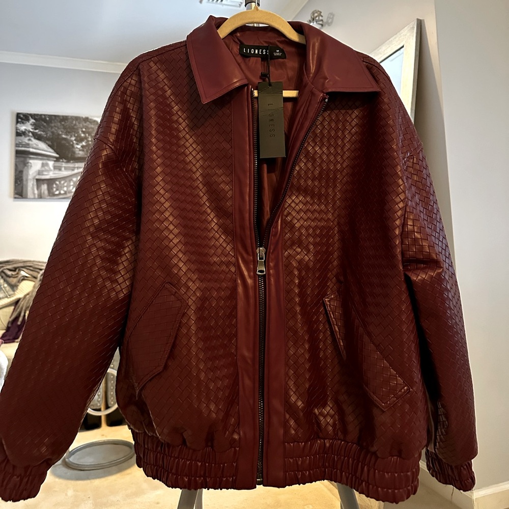 Lioness Kenny Bomber NWT